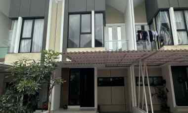 dijual rumah jl cilangkap cipayung