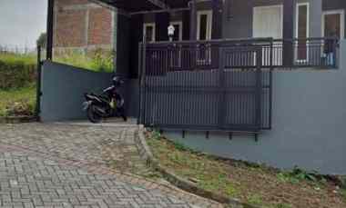 dijual rumah jl cimahi