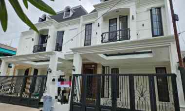 Rumah Baru American Classic di Komplek Cinere dekat ke Living Plaza