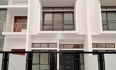 dijual rumah jl cisaranten kulon