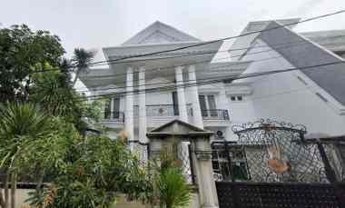 dijual rumah jl gayungsari barat