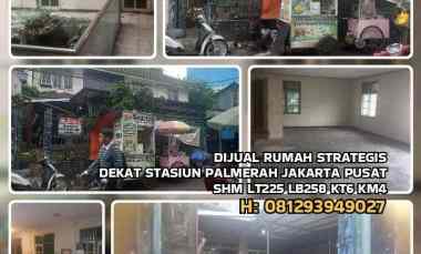 Rumah Strategis dekat Stasiun Palmerah Jakarta Pusat. Shm Lt225 Lb258