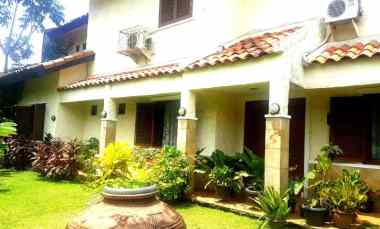 dijual rumah jl h boma limo cinere