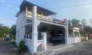 Dijual Rumah Cash Cantik 2 Lantai Posisi Sudut SIAP HUNI jl Indrapuri