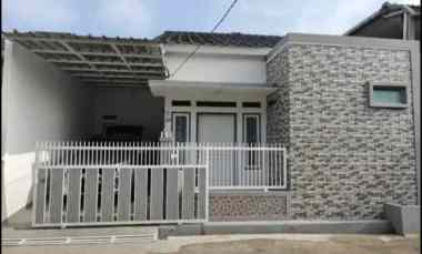 dijual rumah jl jupiter margahayu