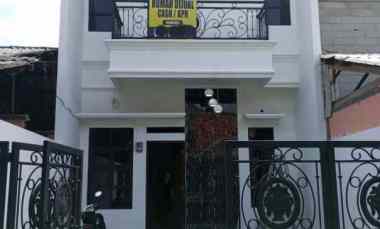 Rumah Baru 3 Lantai di Kalisari Cijantung Pasar Rebo Jakarta Timur