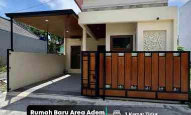 Rumah Baru Area Adem dekat Kampus Uii 500 meter jl. Kaliurang km 12