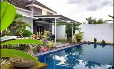 Jual Rumah dengan Kolam Renang di Area jl Kaliurang KM 6 dekat UGM