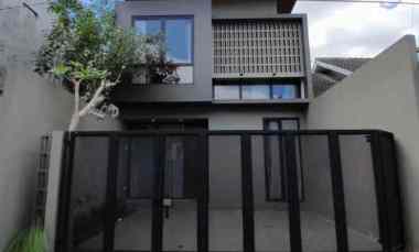 dijual rumah jl kaliurang km 8