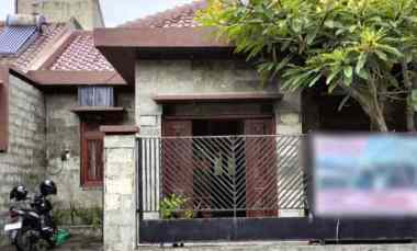 Rumah Klasik Kawsan Elite di jl. Kaliurang km 9, Sleman, Jogja