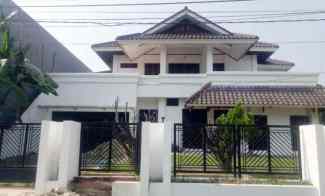 dijual rumah jl kehakiman no 9 sawahan