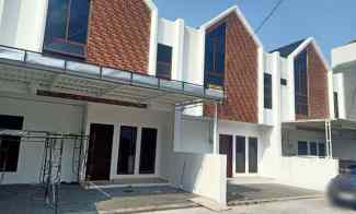 dijual rumah jl kelurahan duren sawit