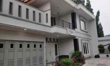 Rumah 2 Lantai dalam Town House Kemang Jakarta Selatan