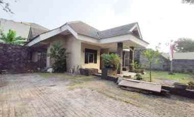 dijual rumah jl kenanga jakasampurna