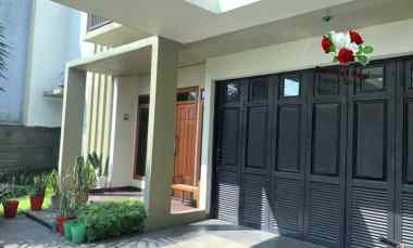 dijual rumah jl komp batununggal indah