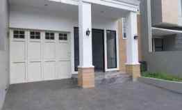 dijual rumah jl komplek batununggak