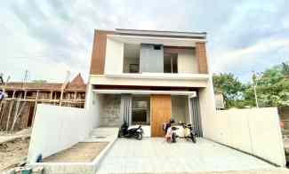 Rumah Siap Huni Murah, 2 Lantai dekat RSA UGM dan dekat Mall JCM