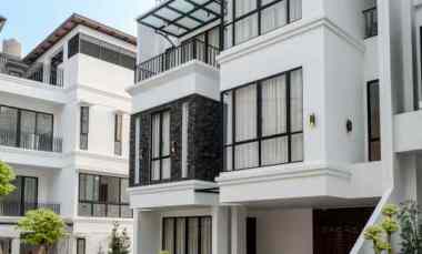Rumah Mewah Baru Furnished dalam Townhouse Lebak Bulus Jakarta Selatan