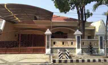 dijual rumah jl manyar kartika menur