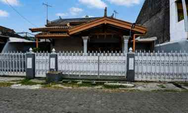 dijual rumah jl merkuri tata surya