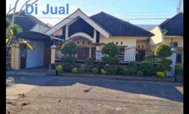 Rumah Terawat di Perumahan Elite di Kota Jember, Aman, Nyaman, Asri