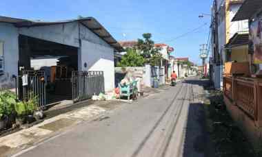 Rumah Induk Kos Tanah Luas 570m Banyumanik Semarang dekat Jalan Raya