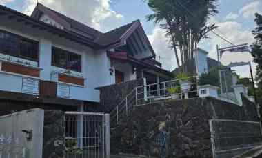 Dijual Rumah Nyaman dan Asri Serta Terawat di Dago Atas Bandung