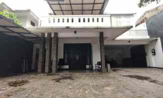 dijual rumah jl pelita