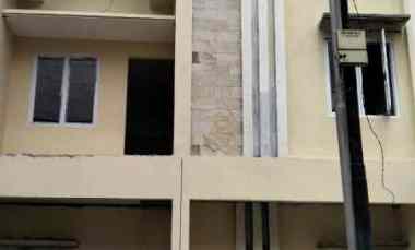 Rumah 2 Lantai Selangkah dari Lrt Ciracas Jakarta Timur