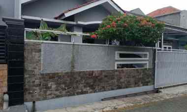 Rumah Dijual di Jl permana