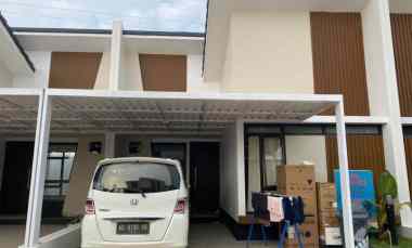 dijual rumah jl podomoro boulevard utara