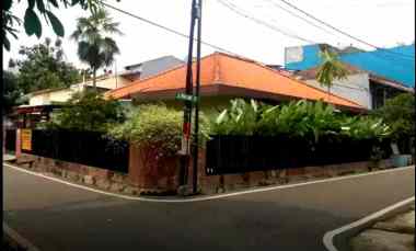 dijual rumah jl pualam 3