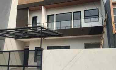 Rumah Baru 3 Lantai Semi Furnished di Duren Sawit Jakarta Timur