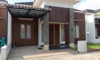 Dijual Rumah Cluster Beserta Furniture di jl Rajawali Sakti Panam