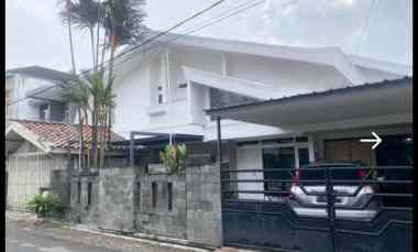 Rumah Klasik Modern 1 Antai Lokasi Strategis Turangga, Bandung