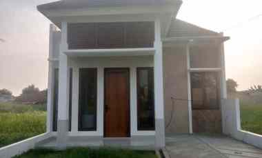 dijual rumah jl raya cimuning