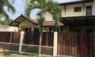 dijual rumah jl raya jatiwaringin