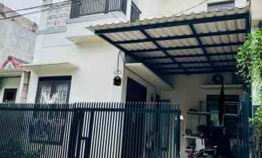 Dijual Rumah Full Furnished 2Lt di Villa Mutiara Cinere, Depok