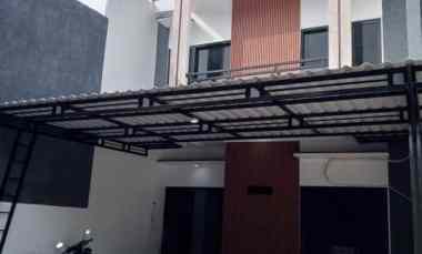 dijual rumah jl raya mabes