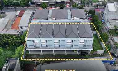 Dijual 2 Unit Townhouse 3 Lantai Siap Huni Rp 2,5M/Unit - Jaksel