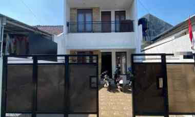Dijual Rumah Bagus 2 Lantai jl Safir Cisaranten Arcamanik Endah Bandun
