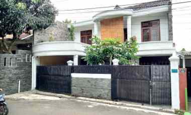 dijual rumah jl sarimadu