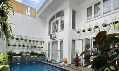 Rumah Mewah Design American Classics jl. Sekolah Duta, Pondok Indah