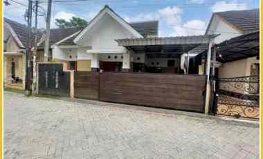 dijual rumah jl selokan mataram dabag