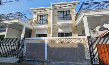 dijual rumah jl setia jatiwaringin