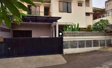 dijual rumah jl singgalang limo kec