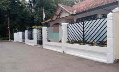 dijual rumah jl suryalaya barat