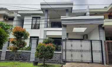 dijual rumah jl taman laguna cibubur