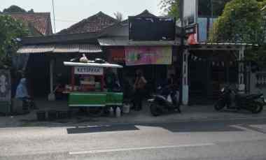 Dijual Rumah untuk Usaha di jl Terusan Kapten Halim Lebakanyar Pasawah