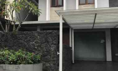 Lux House Real Estate Alamanda Cluster, jl. Tubagus Ismail, Bandung